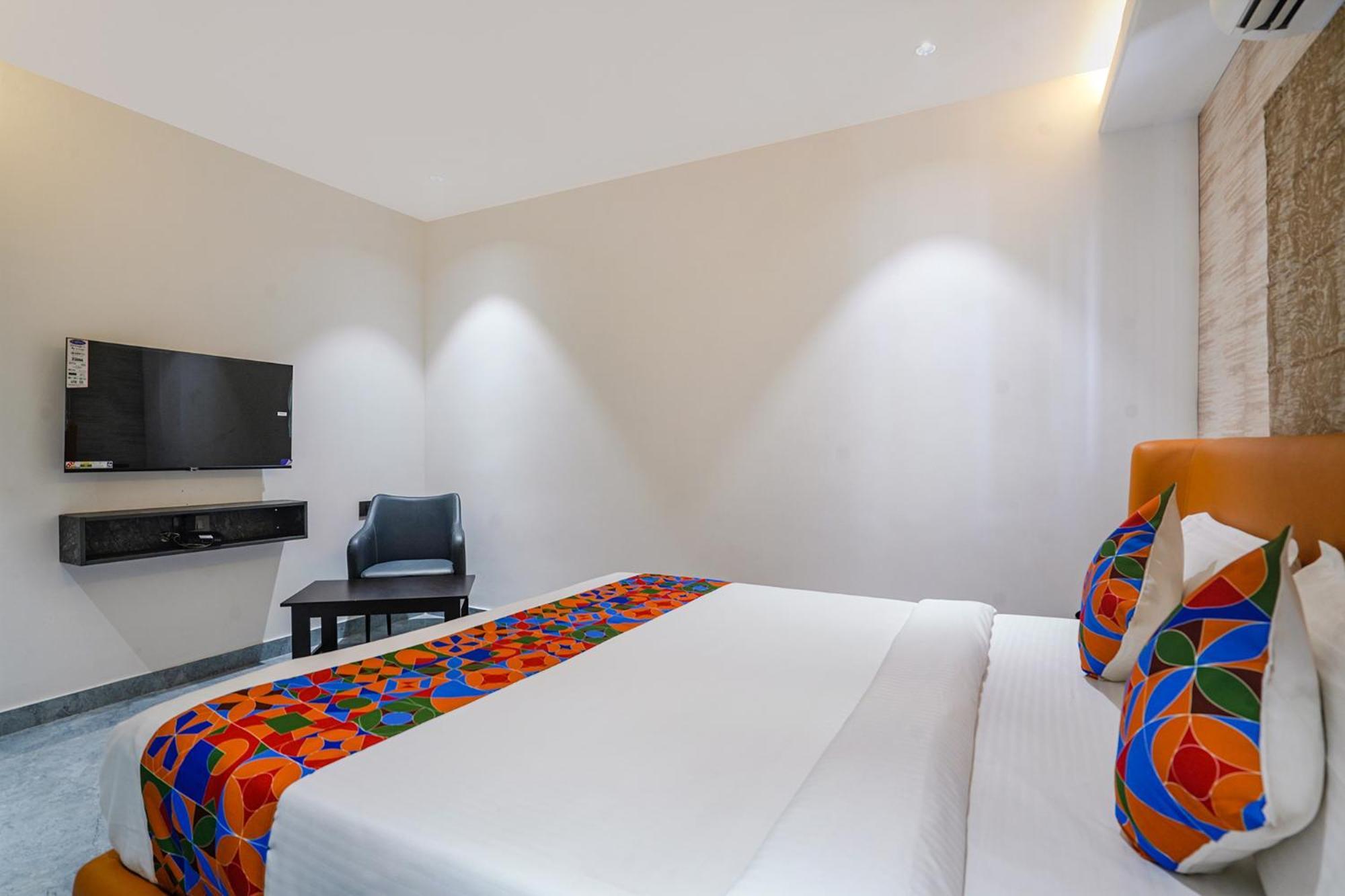 Fabhotel Prime Cloud 5 Studios Hyderabad Exterior photo